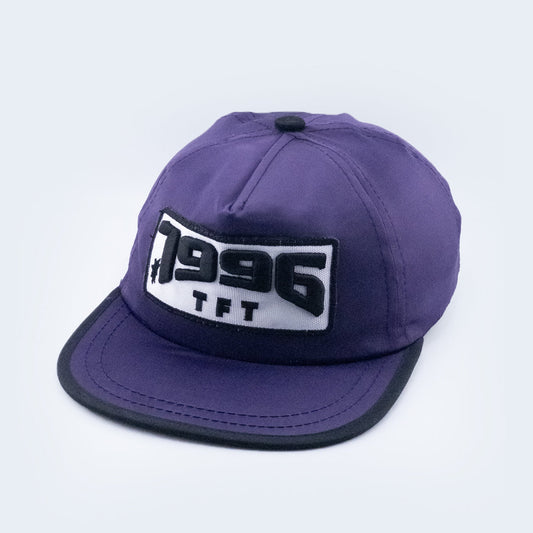 GORRA PÚRPURA SATINADA - 1996 x True Fellas Tattoo