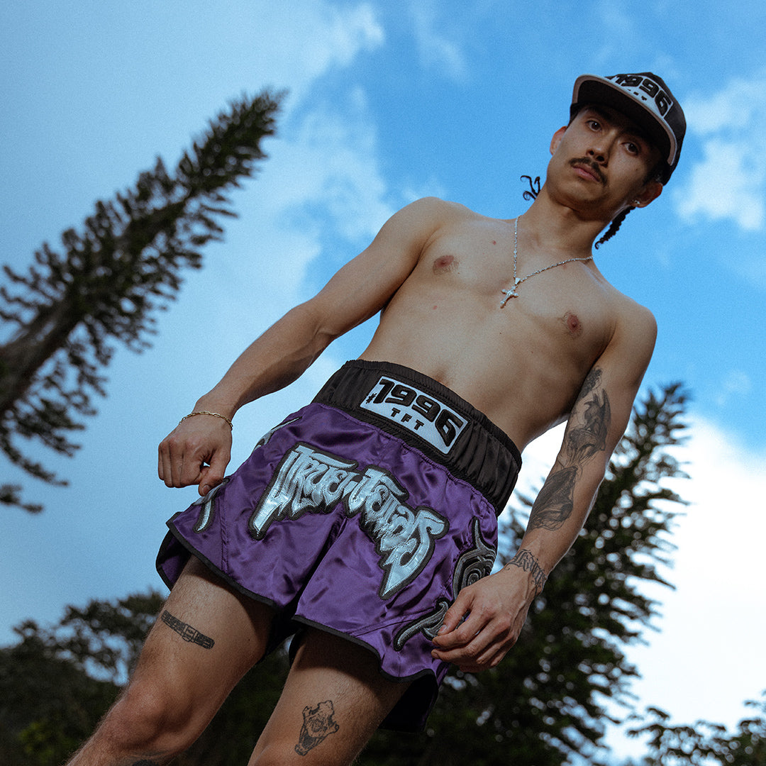PANTALÓN CORTO SATINADO MUAY THAI - 1996 x True Fellas Tattoo